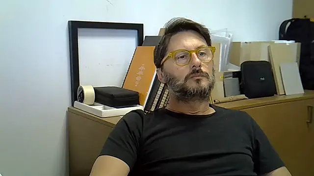 Snapshot of Cellino4 chatting on 11, 10, 2025 Cellino4 online show from 11, 10, 2025