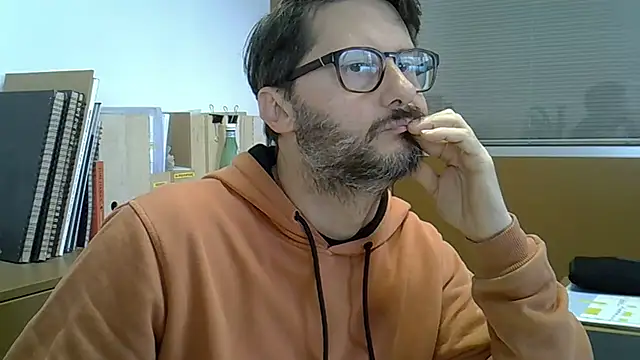 Snapshot of Cellino4 chatting on 1, 2, 2025 Cellino4 online show from 1, 2, 2025