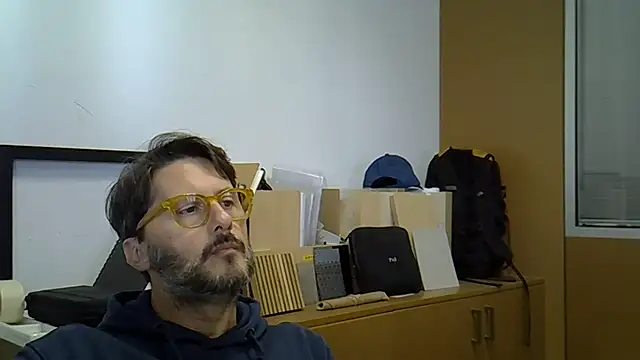 Snapshot of Cellino4 chatting on 4, 10, 2025 Cellino4 online show from 4, 10, 2025