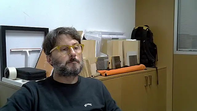 Snapshot of Cellino4 chatting on 17, 10, 2025 Cellino4 online show from 17, 10, 2025