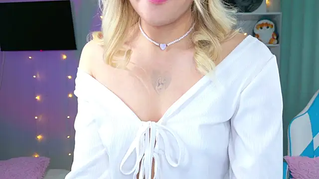 Mercedes Robinson online show from 5, 12, 2025