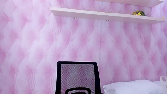 TaniaBellini online show from 5, 2, 2025