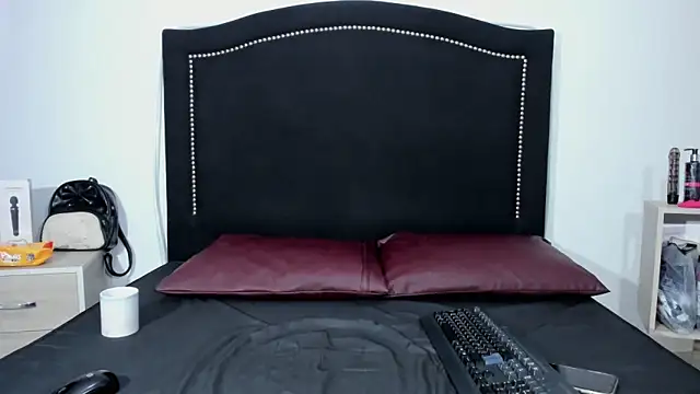 EmmySweett2 online show from 15, 4, 2026