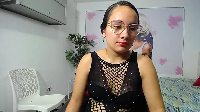 Maylin horny19 online show from 13, 4, 2026