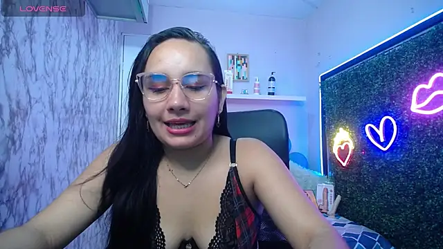 Maylin horny19 online show from 3, 5, 2026