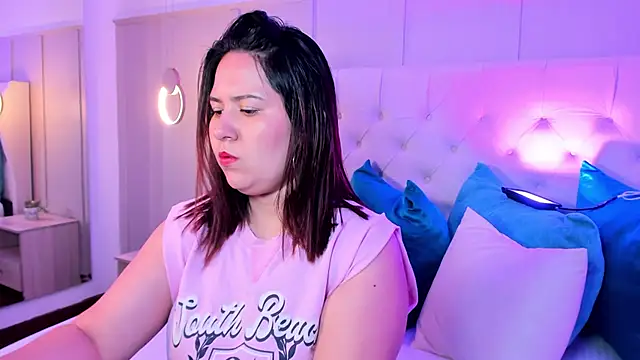 zoes milee online show from 10, 9, 2025