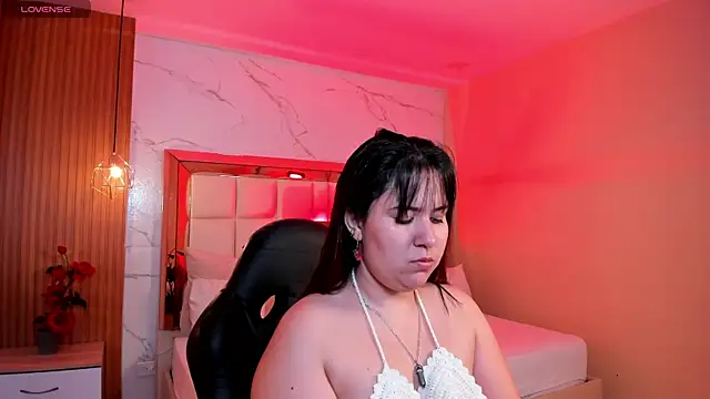 zoes milee online show from 4, 12, 2025