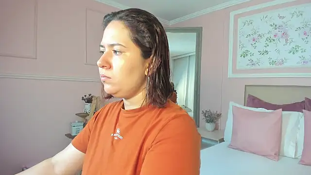 zoes milee online show from 17, 3, 2025