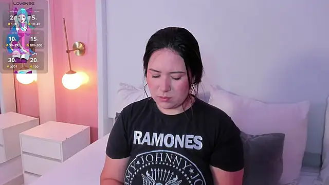 zoes milee online show from 2, 10, 2025