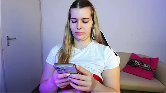 ShyHotNerd online show from 29, 9, 2025