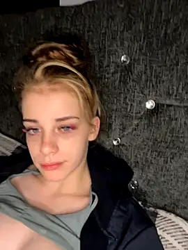 VioletxBlue online show from 14, 9, 2025