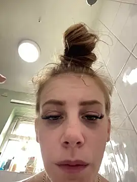 VioletxBlue online show from 18, 4, 2026