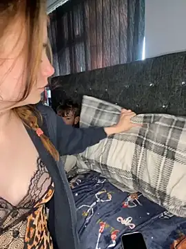 VioletxBlue online show from 16, 9, 2025