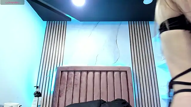 RubiSharqui  online show from 17, 3, 2025