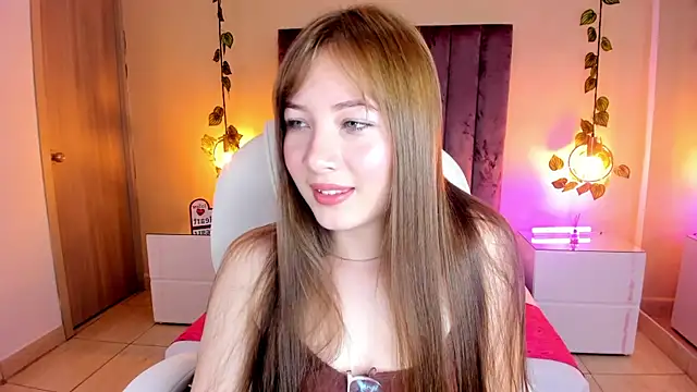 Dahlia Rousse online show from 10, 9, 2025