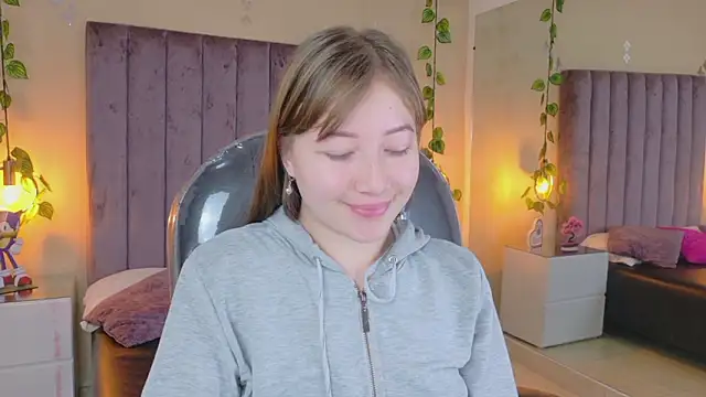 Dahlia Rousse online show from 18, 1, 2026