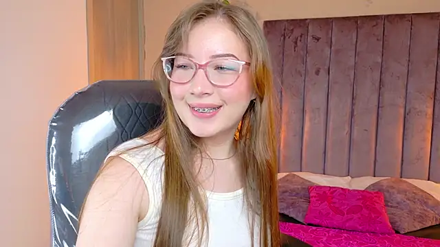 Dahlia Rousse online show from 2, 6, 2026