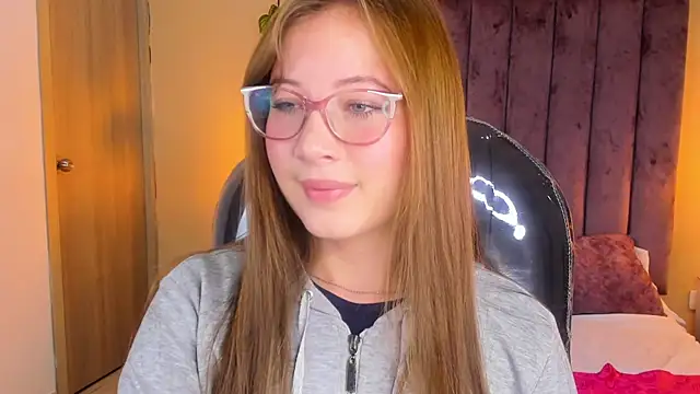 Dahlia Rousse online show from 9, 11, 2025