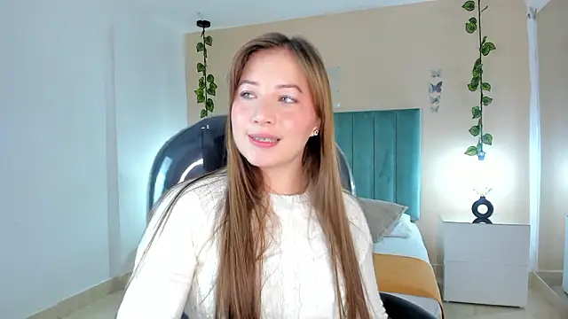 Dahlia Rousse online show from 28, 2, 2026