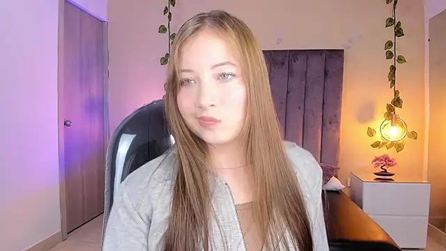 Dahlia Rousse online show from 10, 11, 2025