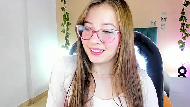 Dahlia Rousse online show from 30, 11, 2025