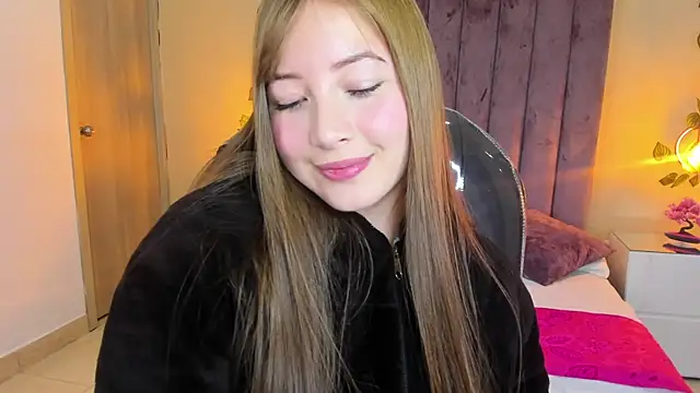 Dahlia Rousse online show from 3, 12, 2025