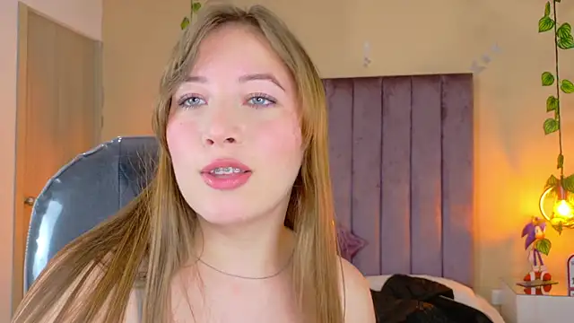 Dahlia Rousse online show from 14, 4, 2026