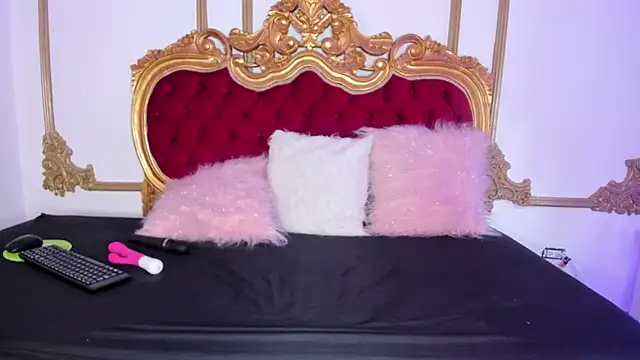 Cristal Bons online show from 4, 10, 2025