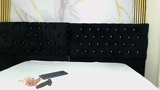 SalomeSimonz online show from 7, 3, 2025