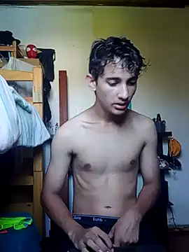 Snapshot of maxi_god chatting on 5, 3, 2025 maxi god online show from 5, 3, 2025