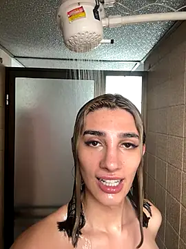 Snapshot of Queensara_ chatting on 21, 11, 2025 Queensara online show from 21, 11, 2025