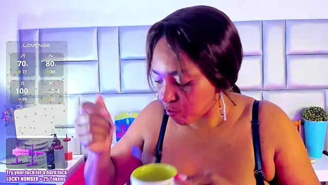 LovelyNickii online show from 6, 10, 2025