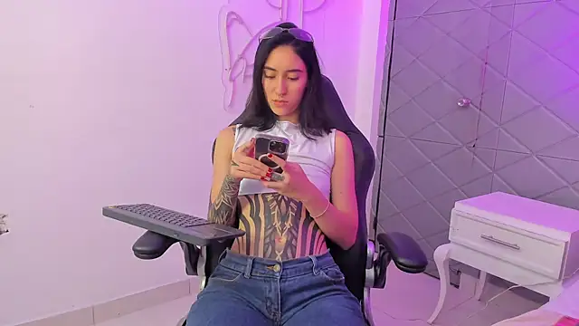MeganPresleyy online show from 18, 5, 2026