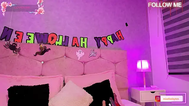 Elise-Leyton online show from 30, 10, 2025