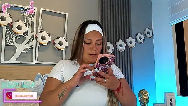 Elise-Leyton online show from 23, 6, 2026