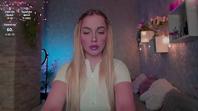 Mika Rayy online show from 15, 12, 2025