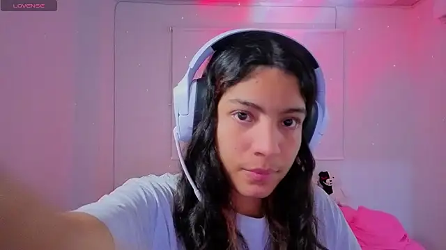 Lovelyamyy online show from 6, 1, 2026