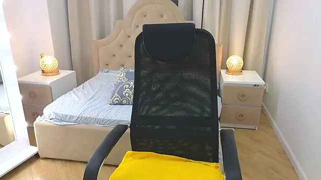 M I A M I A online show from 1, 12, 2025