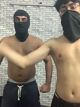 vaibhavchugh38 online show from 2, 4, 2026