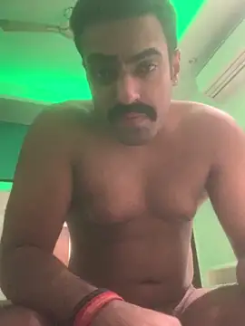 vaibhavchugh38 online show from 13, 1, 2025