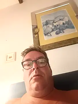 Snapshot of MountJohnXL chatting on 2, 2, 2025 MountJohnXL online show from 2, 2, 2025