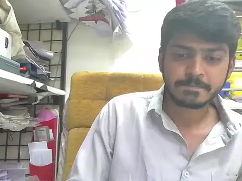 Snapshot of cute_modell chatting on 17, 12, 2025 cute modell online show from 17, 12, 2025