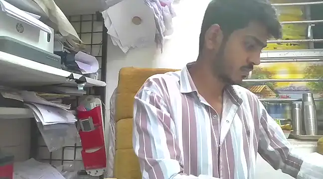 Snapshot of cute_modell chatting on 8, 3, 2025 cute modell online show from 8, 3, 2025