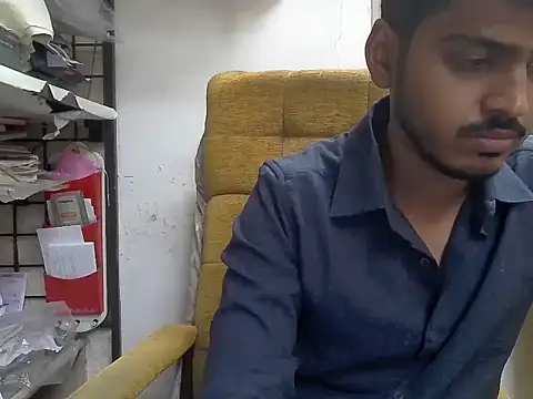 Snapshot of cute_modell chatting on 18, 12, 2025 cute modell online show from 18, 12, 2025