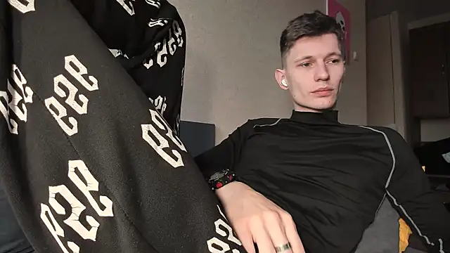 Snapshot of Kevin_Hornyyy chatting on 23, 5, 2026 Kevin Hornyyy online show from 23, 5, 2026