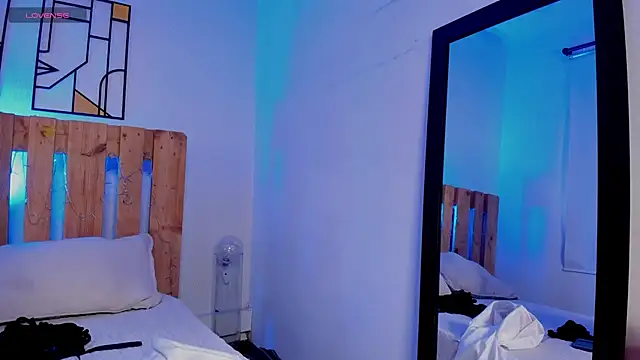 coral jonesss online show from 13, 9, 2025