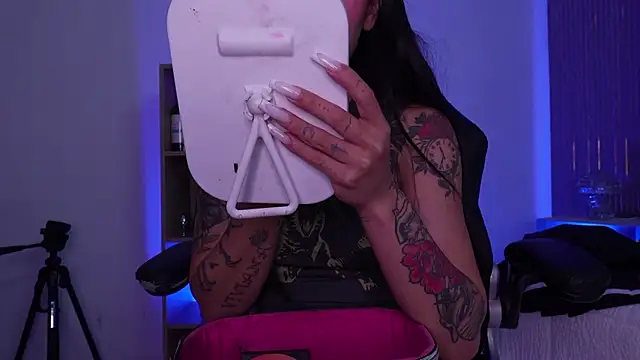 CleeoAdams  online show from 22, 3, 2026