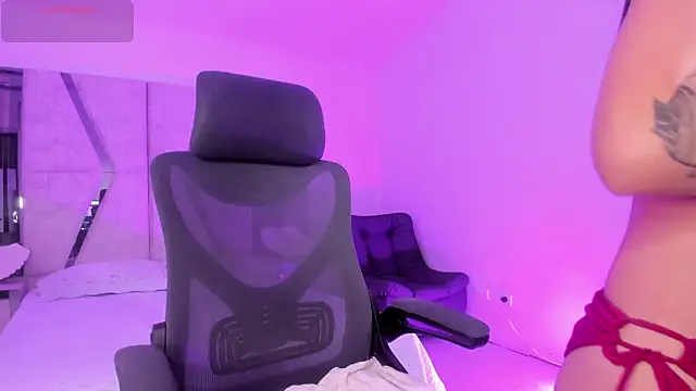 CleeoAdams  online show from 1, 3, 2025