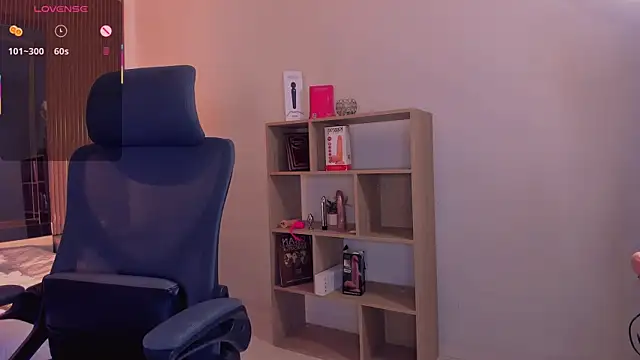 CleeoAdams  online show from 25, 10, 2025