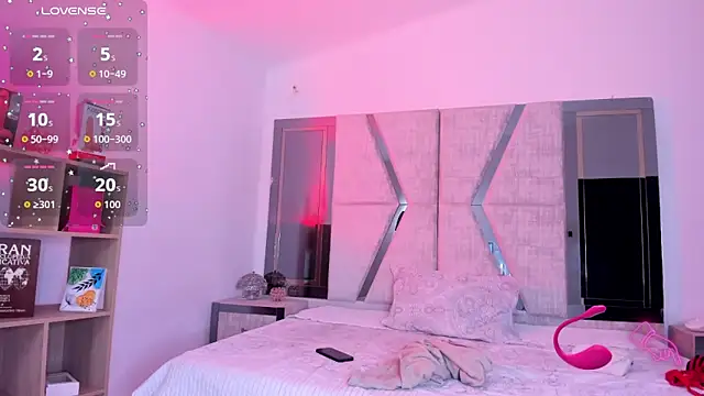 CleeoAdams  online show from 12, 9, 2025